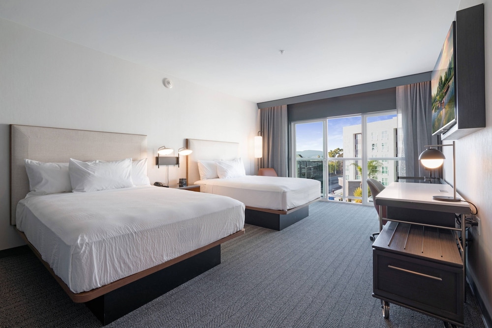 Courtyard by Marriott Marina del Rey - photo 8