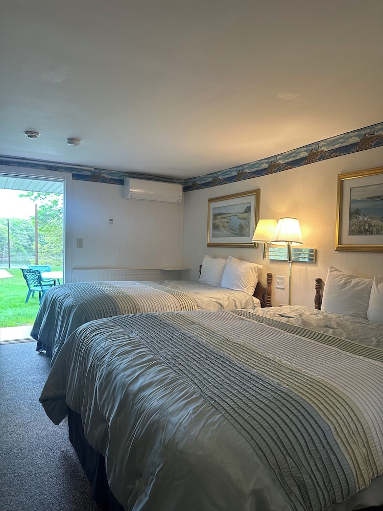 Green Harbor Waterfront Lodging - photo 8