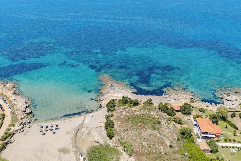 To Pournari Beachside Garden House Happy Rentals — 4-Star Luxury Hotel in Pyrgos, Greece