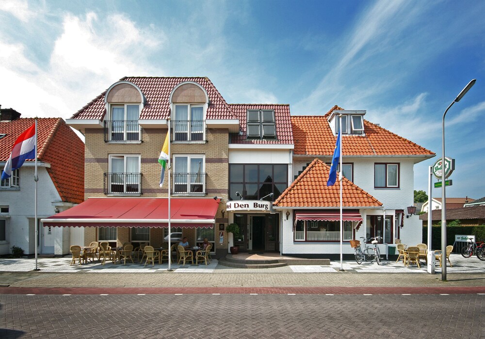 Hotel Den Burg — hotel in Den Burg
