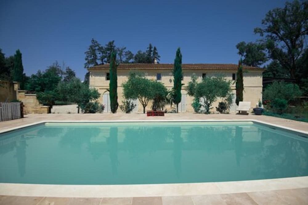 La Villa Bella — 4-Star Luxury Hotel in Abzac, France