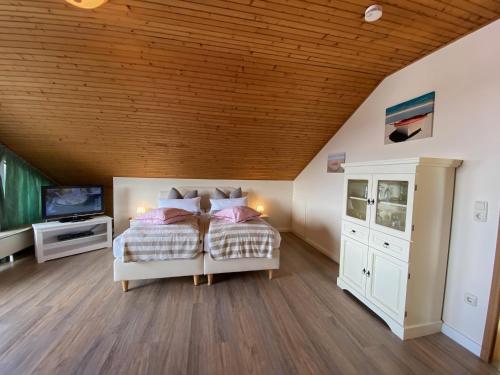 Haus Laura Wohnung 5 — 4-Star Luxury Hotel in Busum, Germany