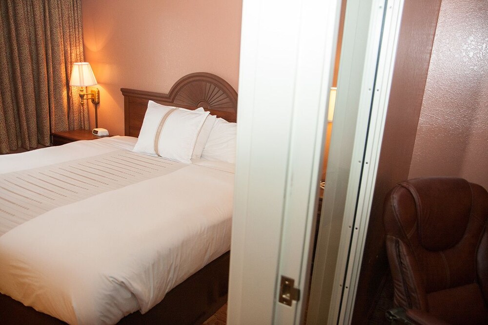 Norland Inn and Suites Roseau - photo 8
