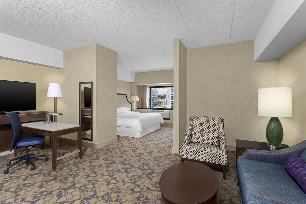 Sheraton Lincoln Harbor Hotel - photo 8