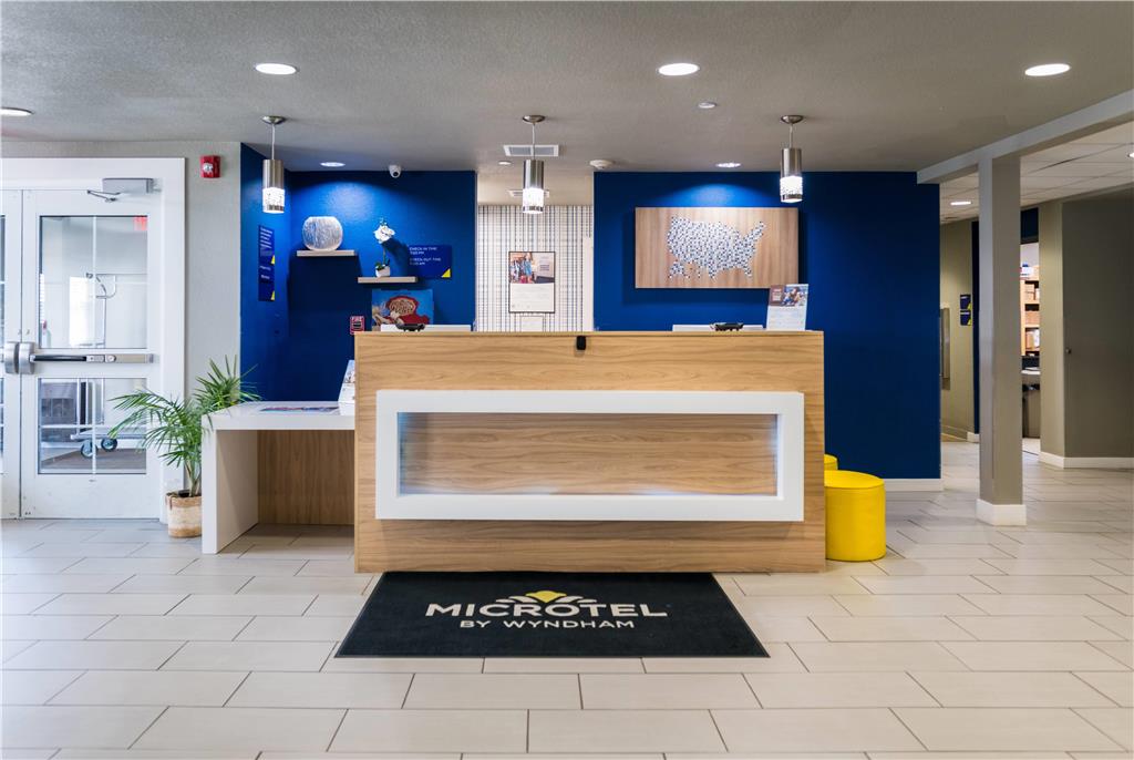 Microtel Inn & Suites by Wyndham Cheyenne - photo 6