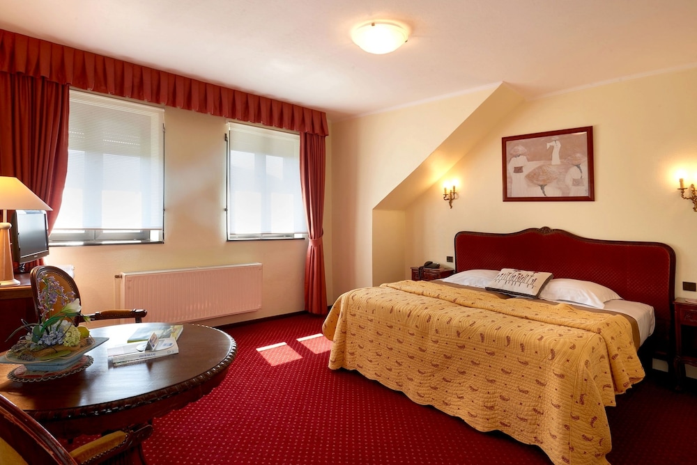 Logis Hostellerie Belle Vue — Saverne