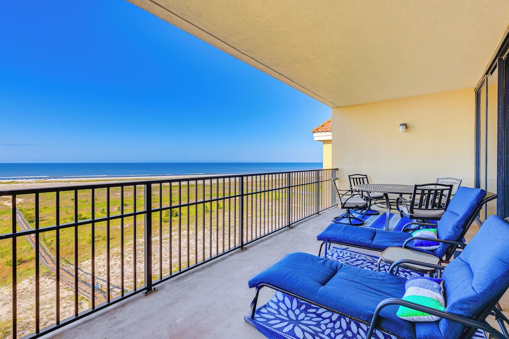 Dauphin Island Top floor Condo w Resort Perks - featured photo