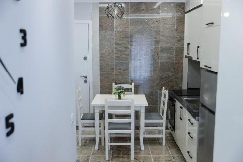Fishta apartments Q5 35 — Velipoje — photo 4