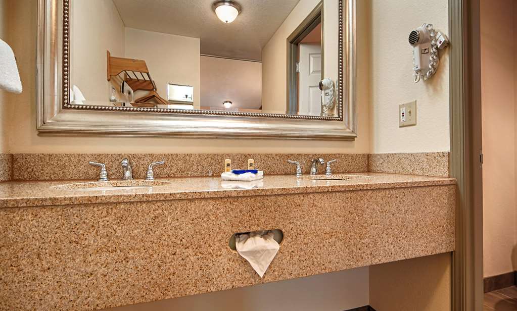Best Western Inn At Face Rock - photo 32