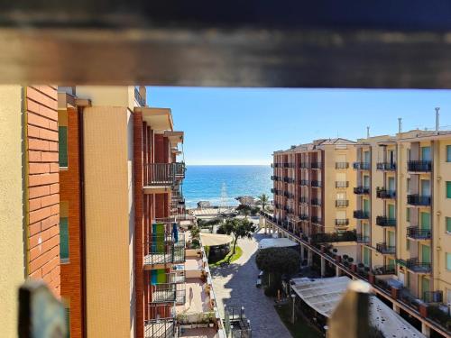 Roma 32 Tempovacanza — 4-Star Luxury Hotel in Andora, Italy