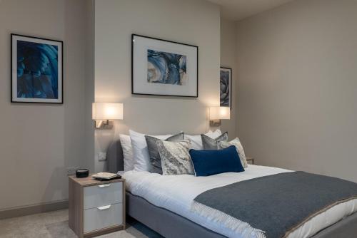 Spring Mount Huge Luxury Full Apartment Harrogate Centre Two extremely comfy Kingsize Bedrooms Fully equipped Modern Kitchen Cosy living room with Huge TV