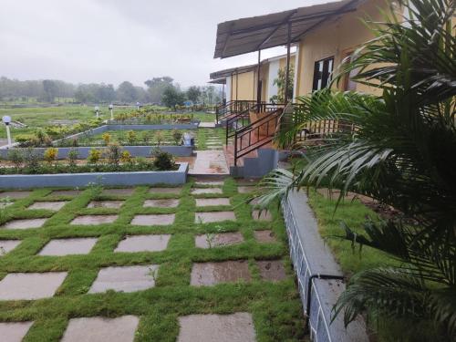 The Malshej Mist — hotel in Murbad