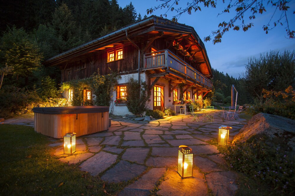 Chalet la Ferme des Petites Frasses — 5-Star Luxury Hotel in Megeve, France