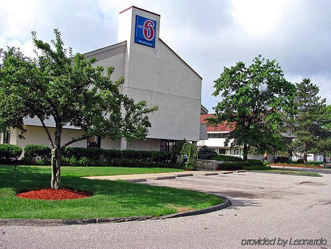 Motel 6 Akron - photo 5