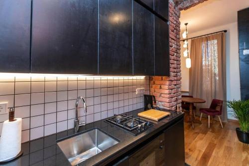 Stylish 1BR apt Close to Rustaveli Avenue