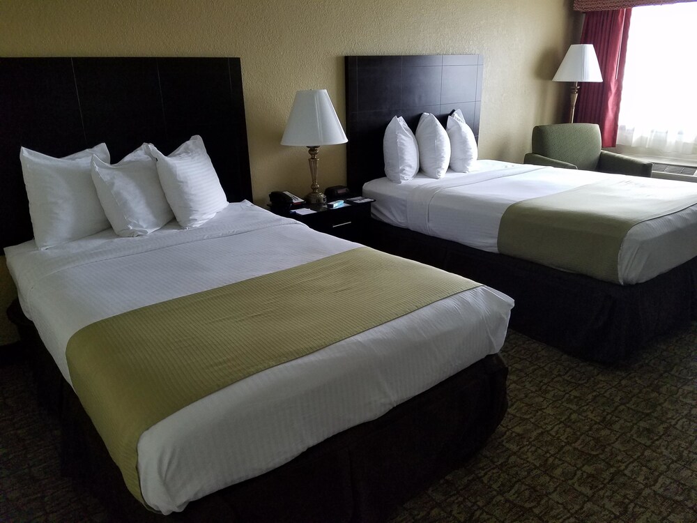 Best Western Crossroads Inn - photo 7