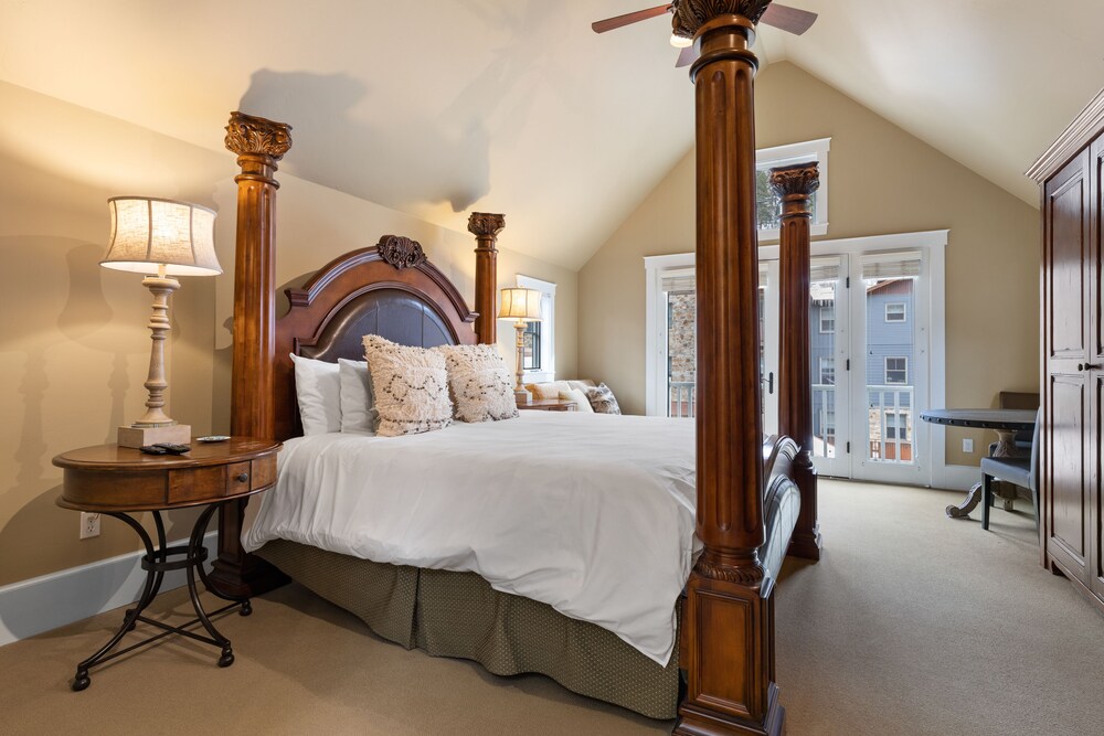 558 West Pacific Ave — 4-Star Luxury Hotel in Telluride, United States