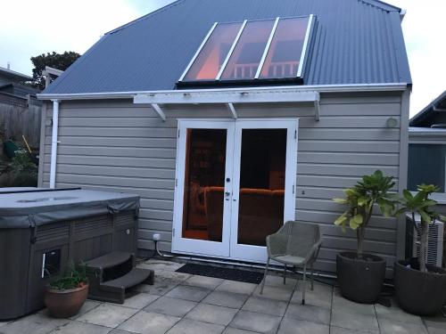 Karori Cottage — 4-Star Luxury Hotel in Wellington, New Zealand