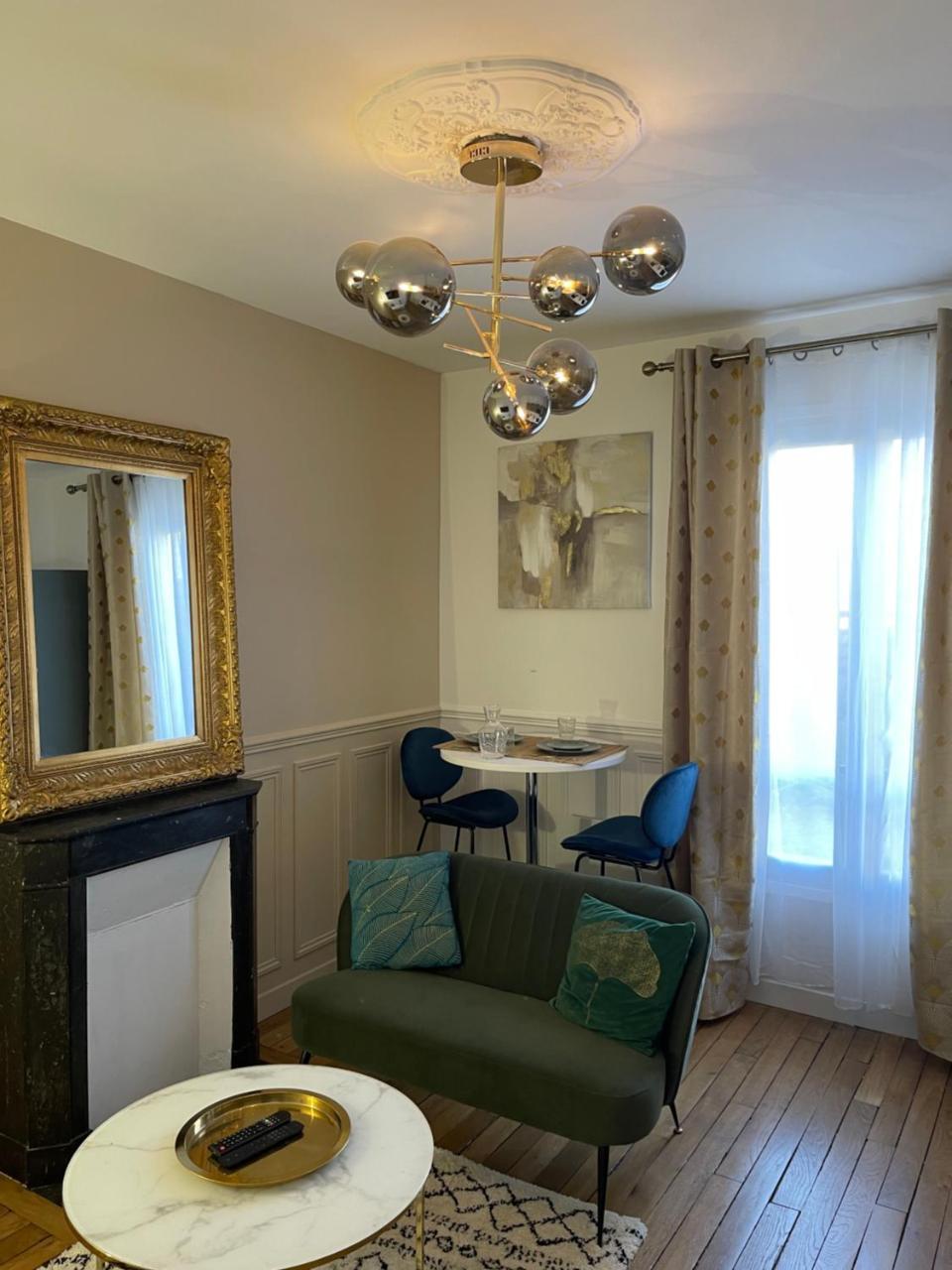 Bella Mia Chic Apartment Near Orly Rport 15mns Frm Paris — 4-Star Luxury Hotel in Choisy-Le-Roi, France