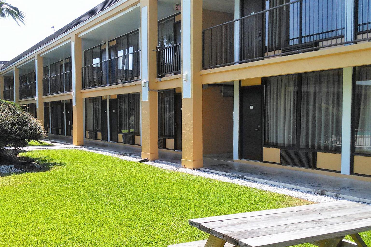 Econo Lodge Ormond Beach Area - photo 13