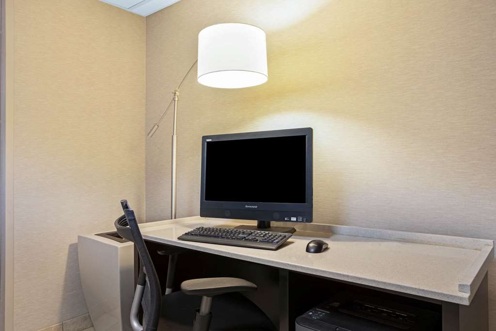La Quinta Inn & Suites by Wyndham N Little Rock McCain Mall - photo 45
