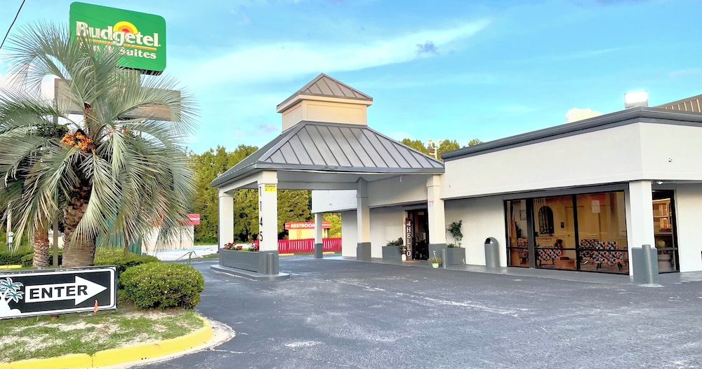 Palms Inn & Suites in Walterboro, United States