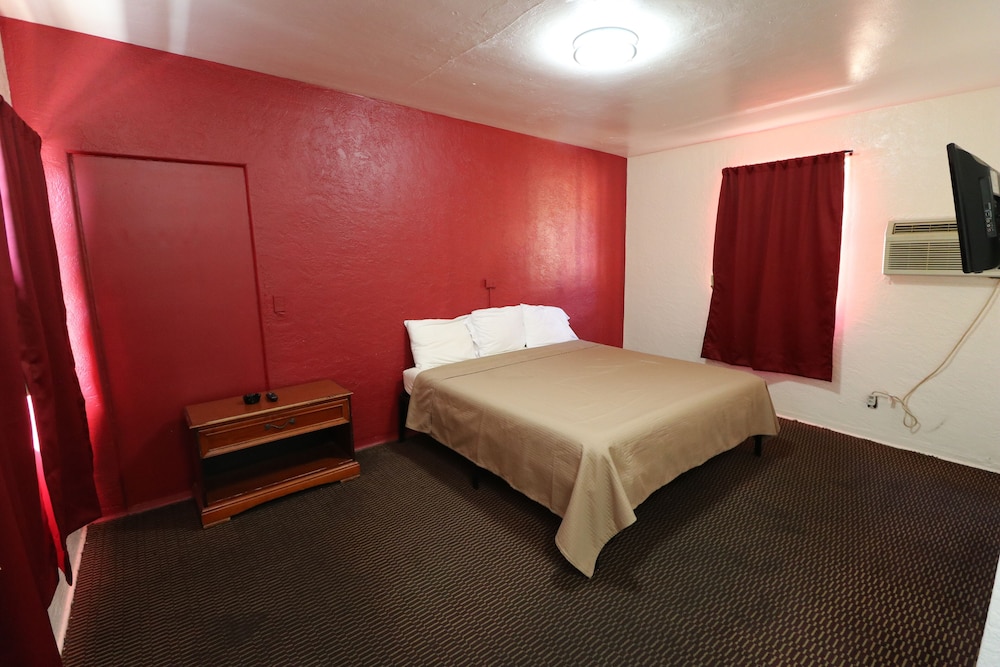 Sandman Inn Motel - photo 10