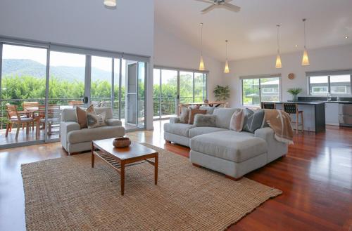 Leader Views in Bright, Australia