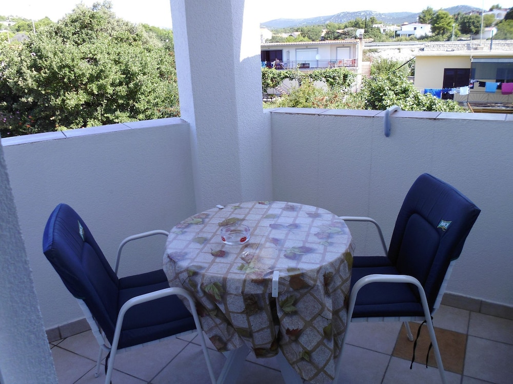 Ante With Parking SA1 — hotel in Pirovac