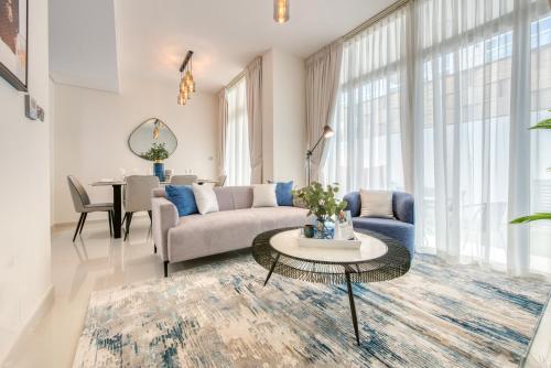 Spell binding 3BR Townhouse at DAMAC Hills 2 Dubailand by Deluxe Holiday Homes — 4-Star Luxury Hotel in Dubai, United Arab Emirates