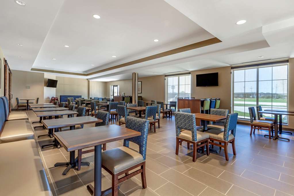 Comfort Suites Grand Island South - photo 31
