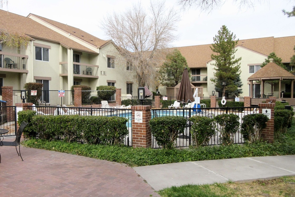 Quality Inn & Suites Albuquerque Midtown University Area - photo 20