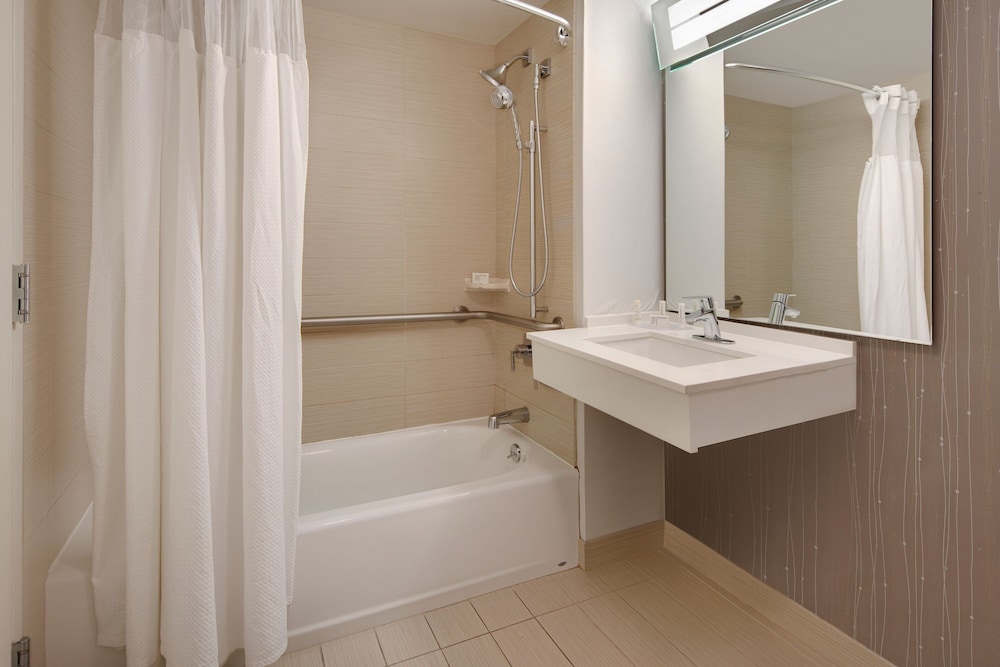 Courtyard by Marriott Austin University Area - photo 13