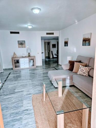 Monte Duquesa Plaza Palmeras Close To Port And Beach — carbon neutral stay, Manilva