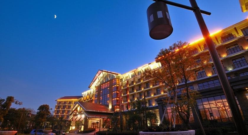 Sanjiang Forest Hot Spring Dumashi Hotel in Xianning, People's Republic of China