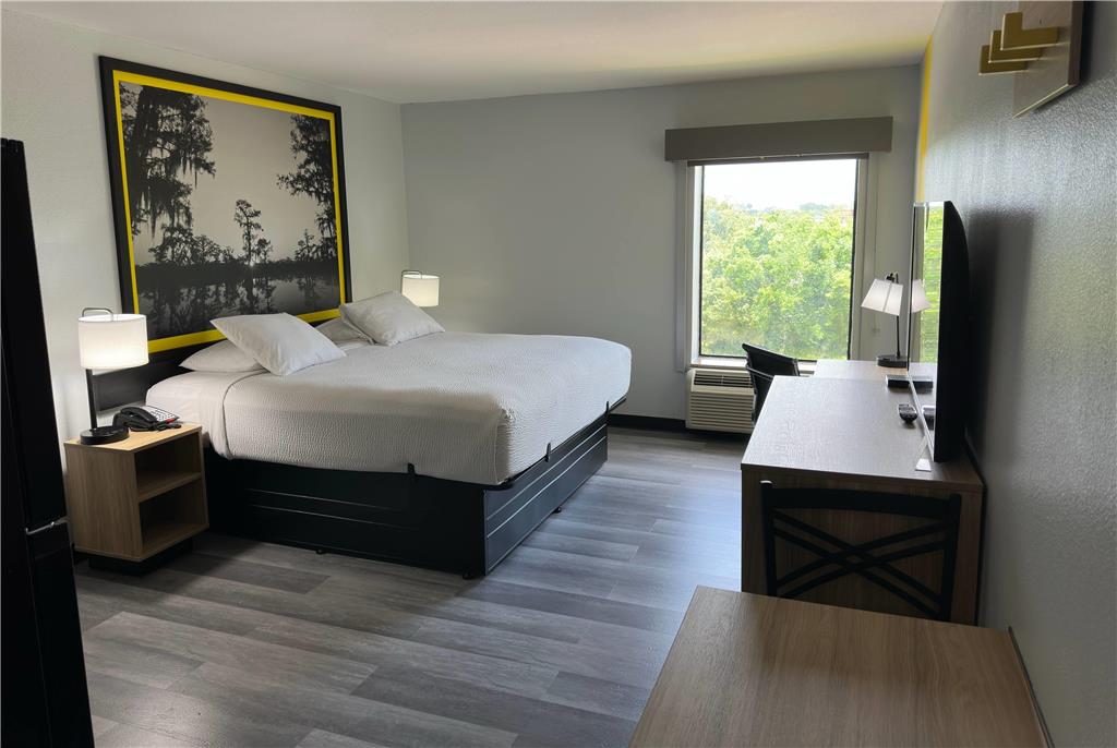 Super 8 by Wyndham Alexandria LA - photo 26