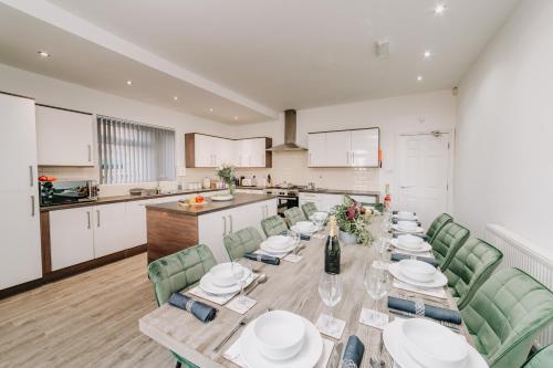 Stunning spacious Family Contractor Fast WiFi Sky TV close to City Centre in Birmingham, United Kingdom