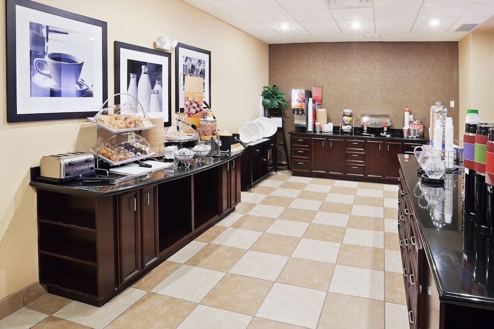 Hampton Inn and Suites Dumas - photo 12