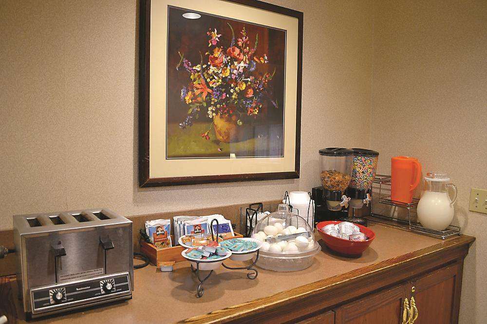 Days Inn by Wyndham Pleasant Prairie Kenosha - photo 41