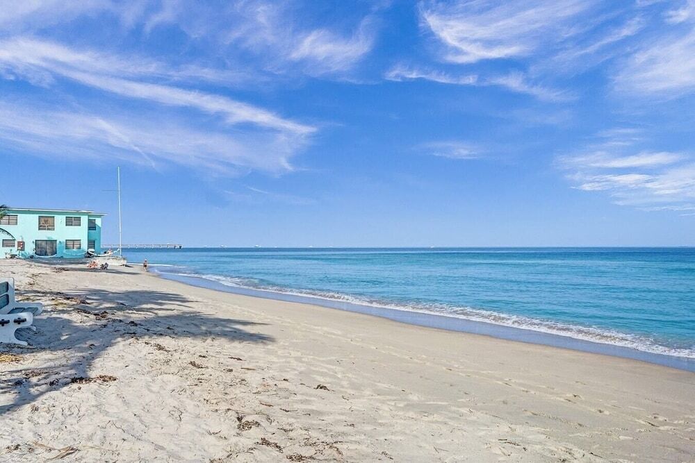 Coastal Studio by Hollywood Beach Boardwalk - photo 15