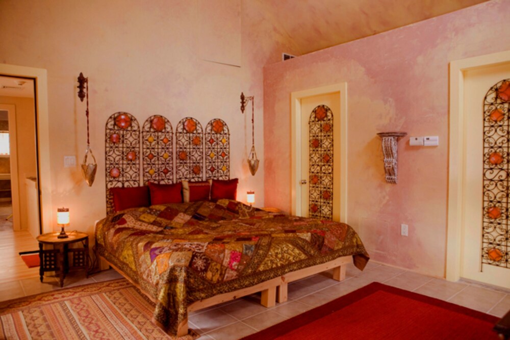 The Trail in Adams Berkshires Art Hotel — hotel in Adams
