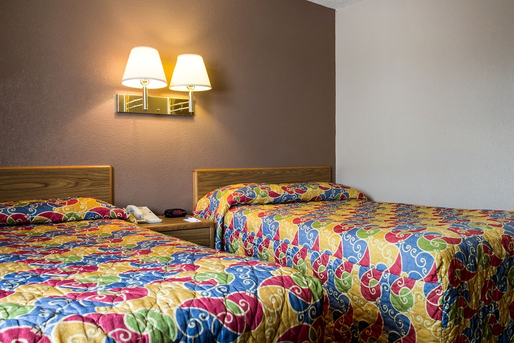 Bison Inn & Suites on University - photo 24
