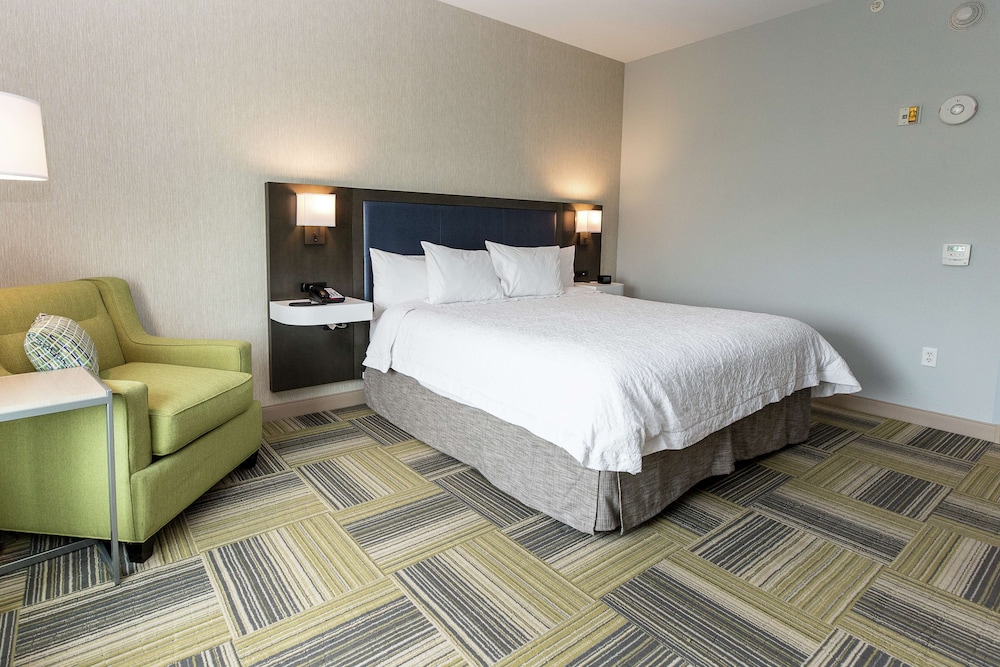 Hampton Inn & Suites Syracuse North Airport Area - photo 35