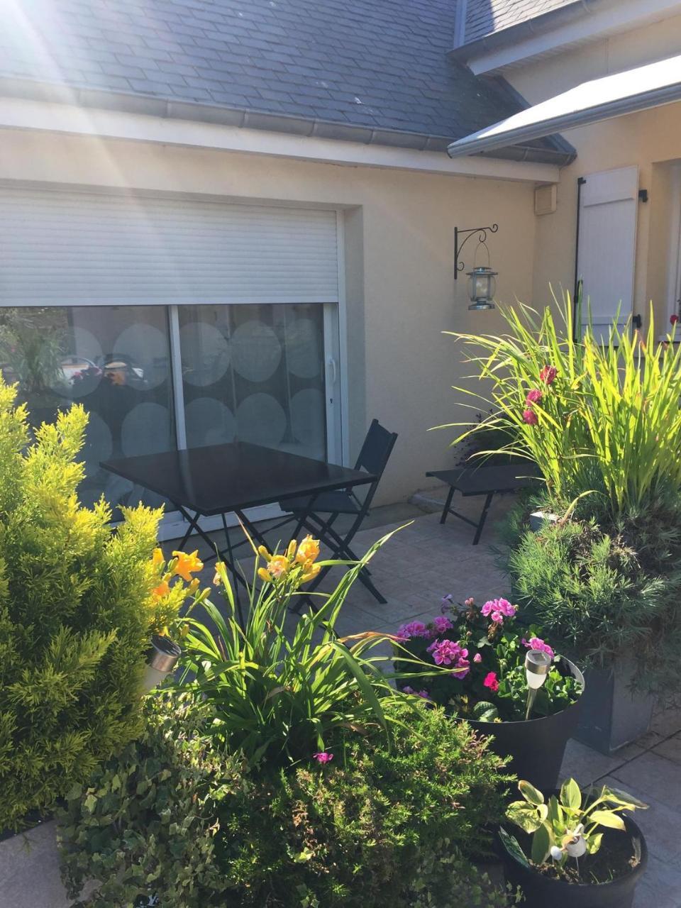 Les Charmilles — hotel in Quettehou