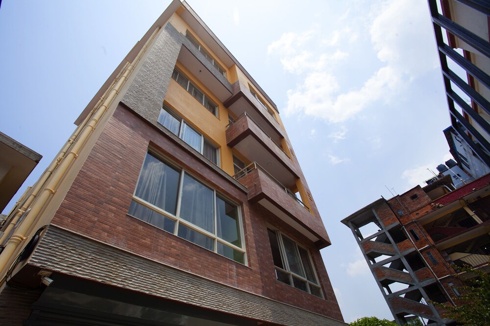 OYO 370 Hotel Devdaha & Restaurant - last minute hotel in Kathmandu