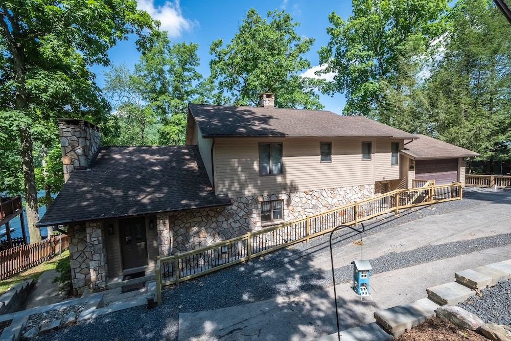 Gone Fish Inn in Mchenry, United States