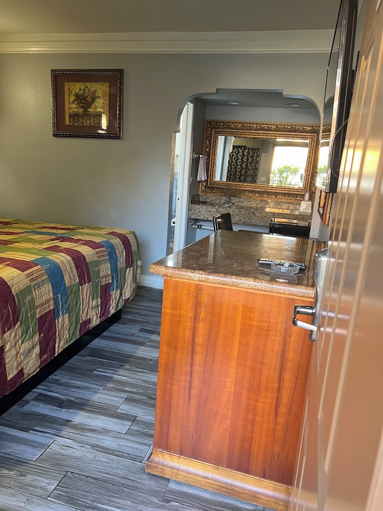 Amber Motel - photo 11