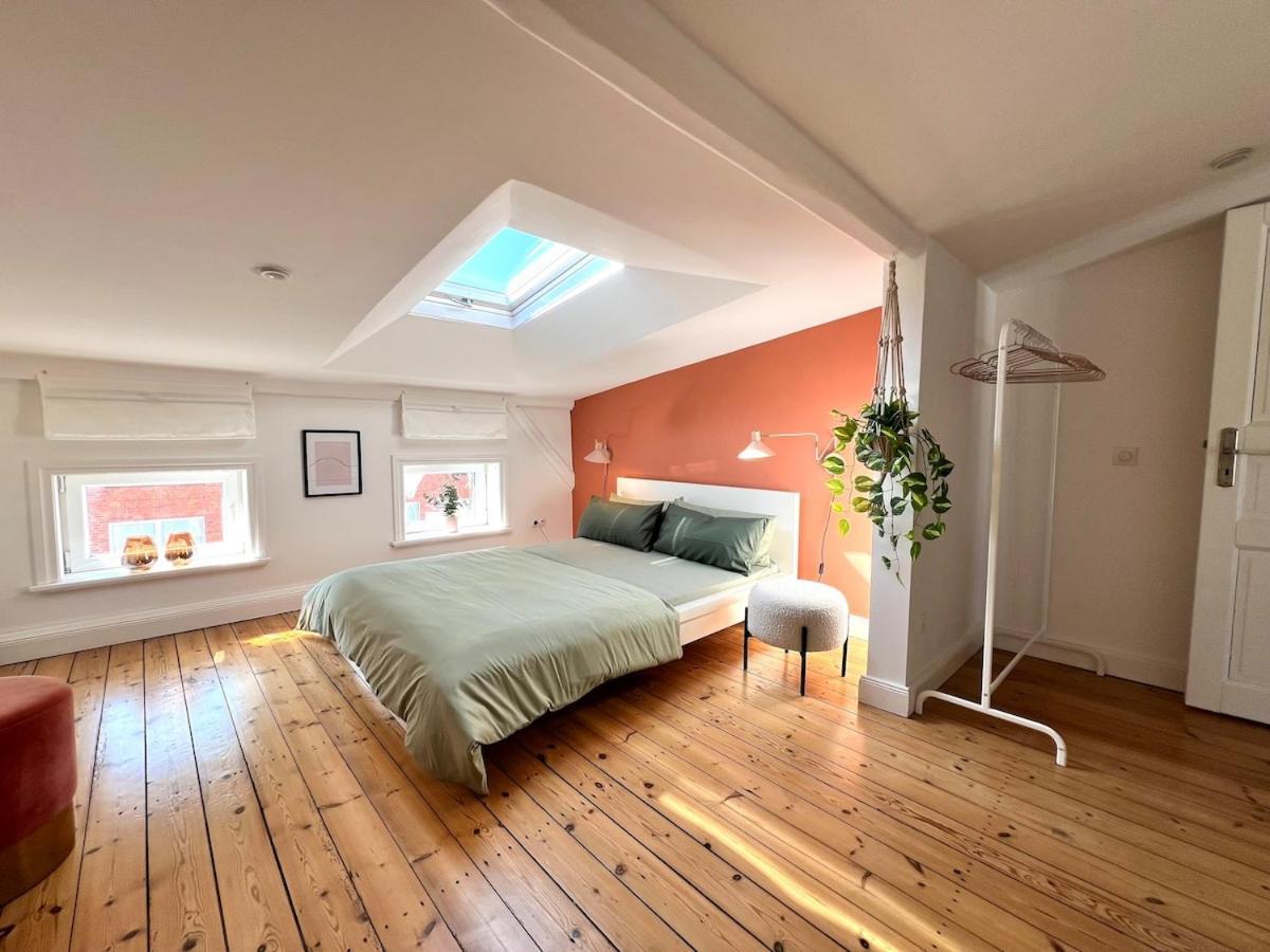 Boutique Apartment Im Charmanten Altbau — 4-Star Luxury Hotel in Luebeck, Germany