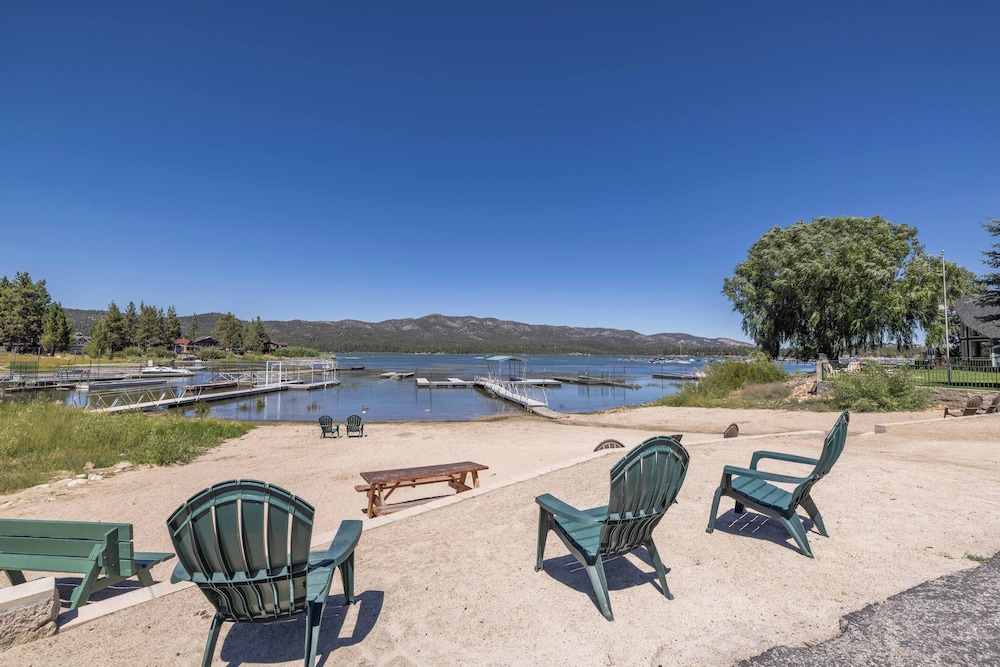 Big Bear Lakefront Lodge - photo 128