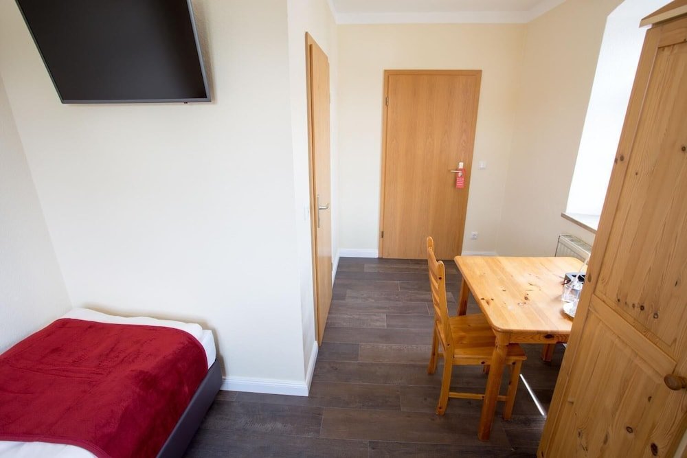 Aparthotel & Pension Victoria — hotel in Burgau